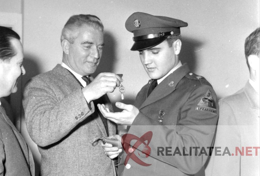 Imagini în premieră. Cum arăta maşina exclusivistă pe care Elvis Presley a plătit 3.500 de dolari