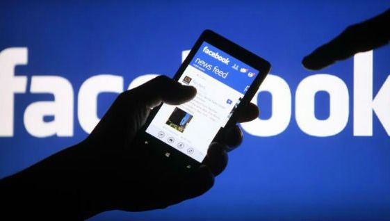 Ne ascultă Facebook discuțiile pentru a ne oferi reclame relevante? Răspunsul oficial nu lasă dubii