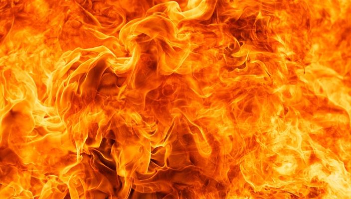 Incendiu devastator în Franța: cinci persoane, între care patru copii, au murit