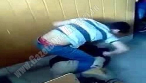 Elev în comă, după ce a fost lovit de un coleg în pauza dintre ore