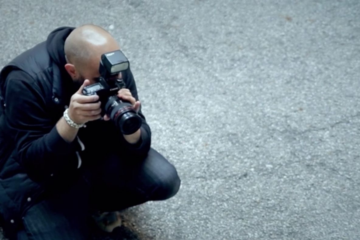 Ce se întâmplă dacă faci o fotografie pe stradă și surprinzi fără să vrei și alte persoane