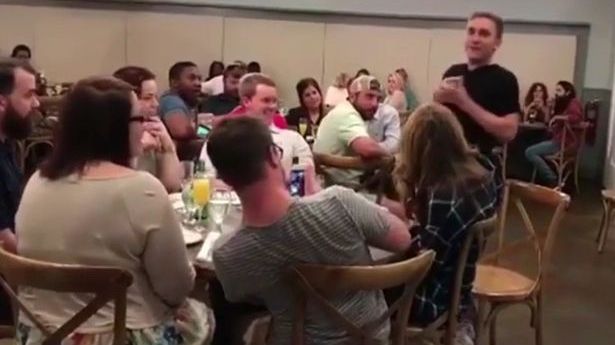 Toți credeau că o să-și ceară iubita în căsătorie, dar au urmat scene șocante! Ce a făcut femeia