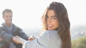 S-au mutat împreună şi îşi făceau planuri de viitor. Într-o zi, totul s-a transformat într-un coşmar