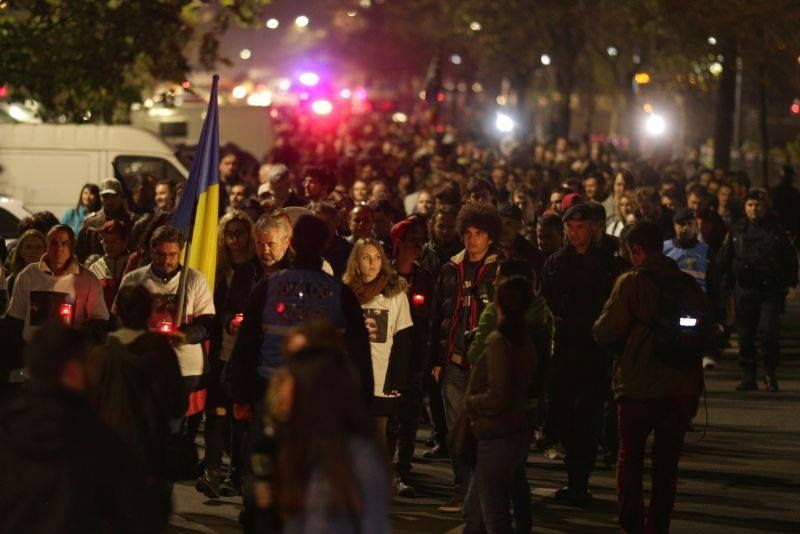 Colectiv, 2 ANI. Marşul chitarelor, în Bucureşti, pentru victimele tragediei. Dacian Cioloș, prezent