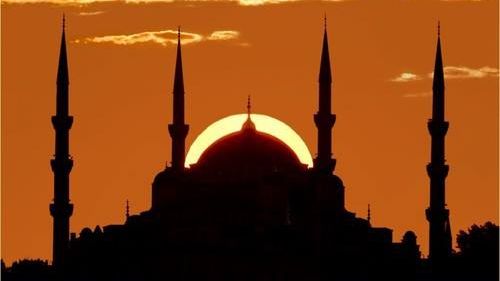 Influent scriitor arab, în România: civilizaţia musulmană este pe cale de dispariţie