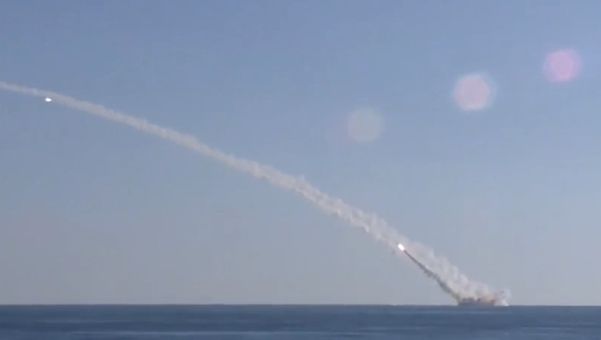 Rusia a lansat RACHETE de croazieră spre poziţii din Siria ale teroriştilor de la Stat Islamic