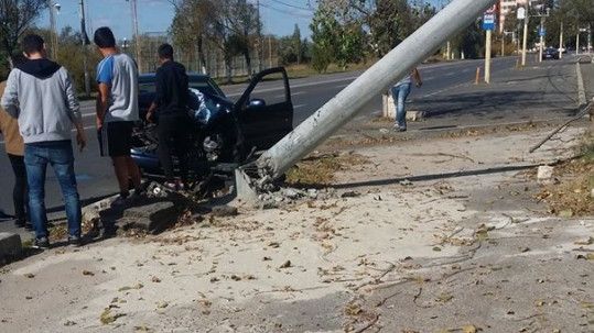 "Stâlpul blestemat" din stațiunea Mamaia face victime. Un bărbat și-a văzut moartea cu ochii