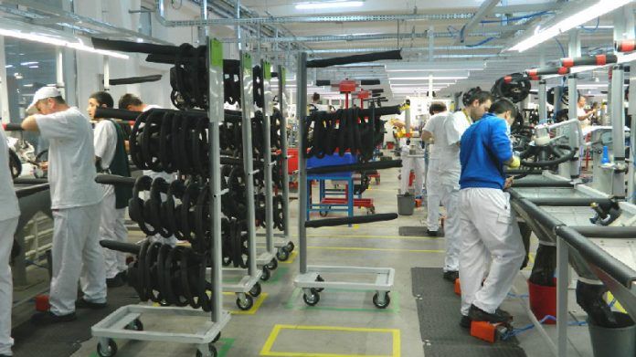 Cinci pe loc pentru un job la fabrica de volane Rovinari