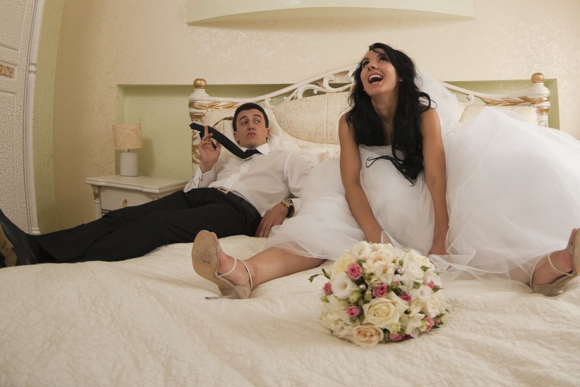 Unde trebuie să doarmă MIRELE trei zile după noaptea nunţii pentru ca tinerilor să le meargă bine