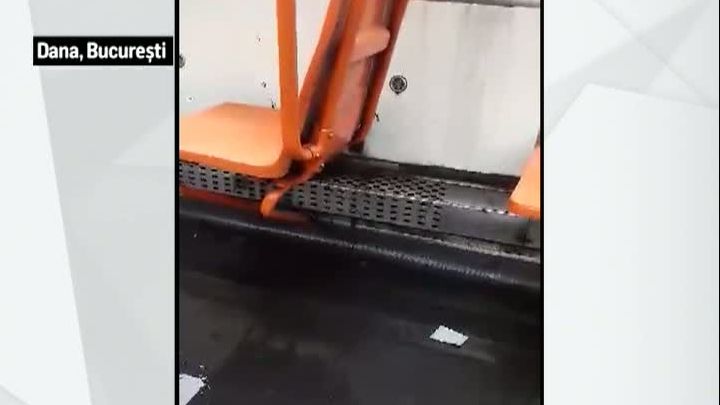 Martor Ocular. Cum se circulă cu tramvaiul 41 atunci când plouă în Capitală: e mai rău ca afară!