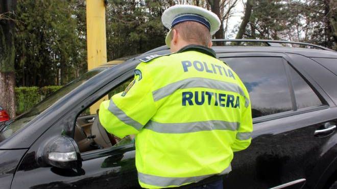 A fost prins în timp ce conducea fără permis și cu o alcoolemie RECORD
