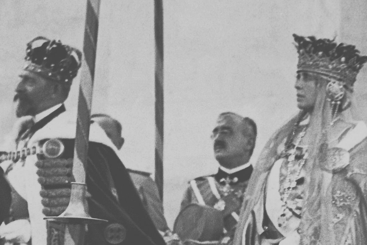 FOTOGRAFIE-DOCUMENT cu Regele Ferdinand la încoronarea ca suveran al României Mari, expusă