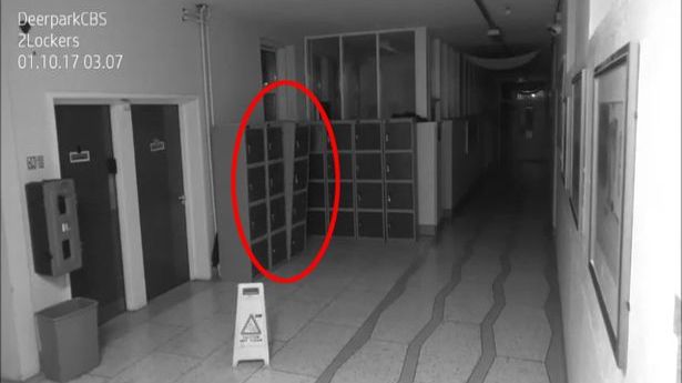 HALUCINANT! Misterul din interiorul unei școli: obiectele se mișcă singure și se aud pocnituri