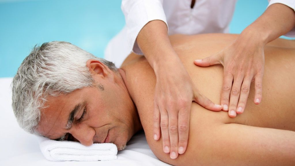 Șocant! Maseurul unui hotel din Bihor s-a aruncat în gol în timpul programului. Care a fost motivul