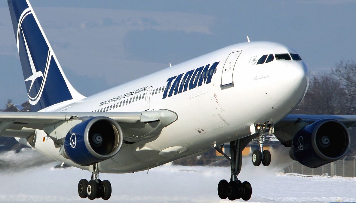Demitere la TAROM după ce 120 de pasageri au fost lăsați să aștepte ore întregi la Amsterdam 