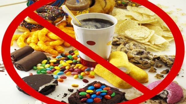 Care sunt alimentele care pot duce la apariția cancerului. Medicii trag un semnal de alarmă