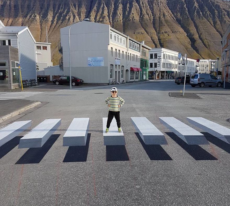 Trecere de pietoni 3D. Imaginile sunt WOW