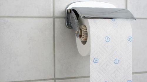 Medicii avertizează! De ce nu ar trebui să mai folosim hârtie igienică