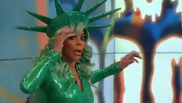 Video șocant! Momentul în care o prezentatoare leșină din senin, în direct. Ce s-a întâmplat