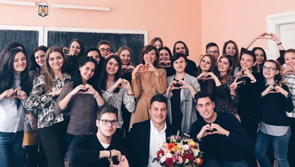 SURPRIZĂ pentru Prima Doamnă a României. Ce a primit de ziua ei