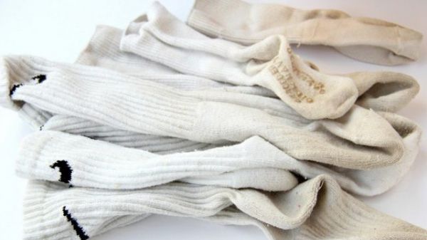 Cel mai simplu truc de albire a șosetelor