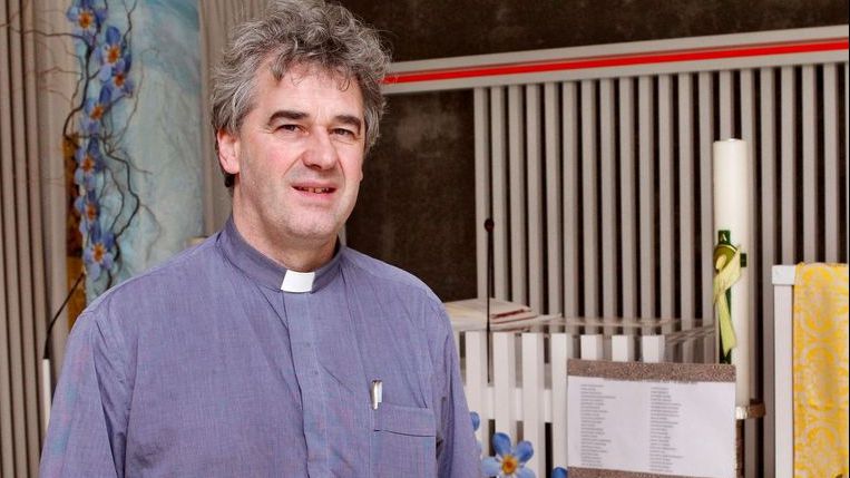 Un preot riscă ÎNCHISOAREA, după ce a ţinut SECRETĂ confesiunea unui enoriaş sinucigaş