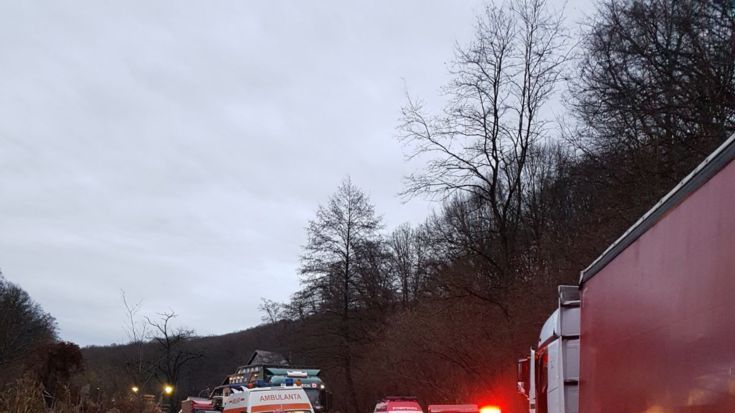Trafic blocat pe DN3, joi dimineaţa. Un TIR s-a răsturnat 