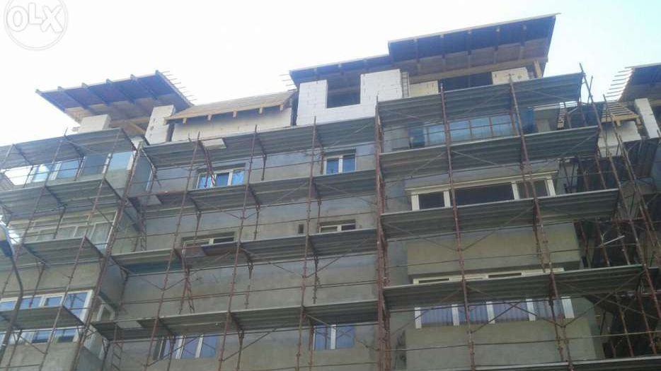 Zeci de mii de români ce locuiesc în astfel de blocuri, în ILEGALITATE. Trebuie să ia măsuri urgent