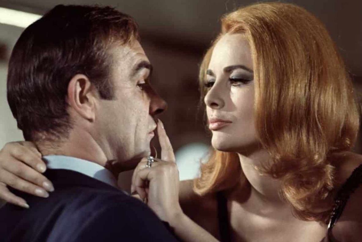 Doliu - a murit o celebră Fată Bond