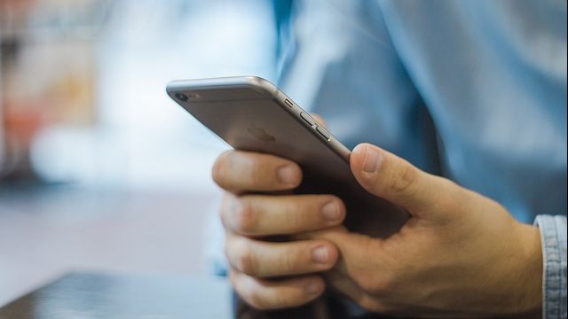 8 persoane, rănite uşor şi un magazin Apple închis, la Zurich. Motivul, o baterie SUPRAÎNCĂLZITĂ