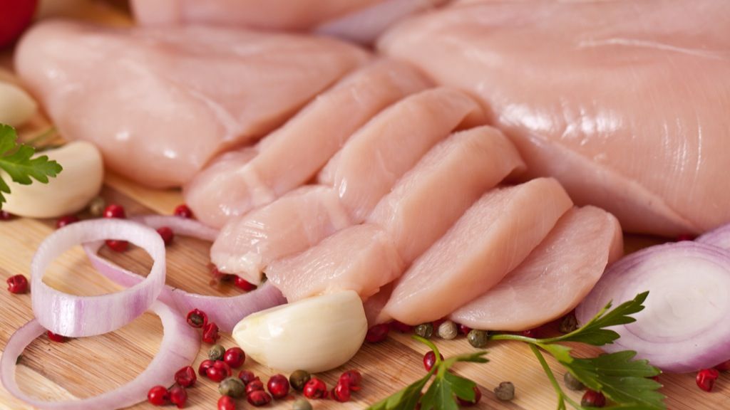 Trucul simplu care îți arată dacă este sau nu proaspătă carnea de pui cumpărată din supermarket