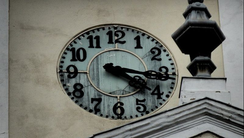 Auzea un ticăit de ceas în pereţii casei şi credea că cineva drag va muri. Ce era de fapt acel sunet