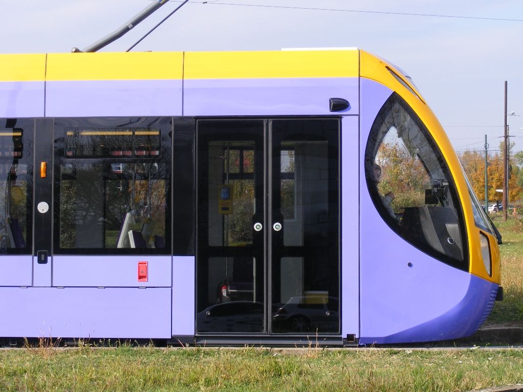 Cum arată cel mai nou tramvai românesc, testat în trafic chiar în aceste zile