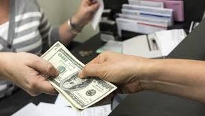 Veste bună pentru cei care vor să obţină un credit. Ce a decis instanţa 