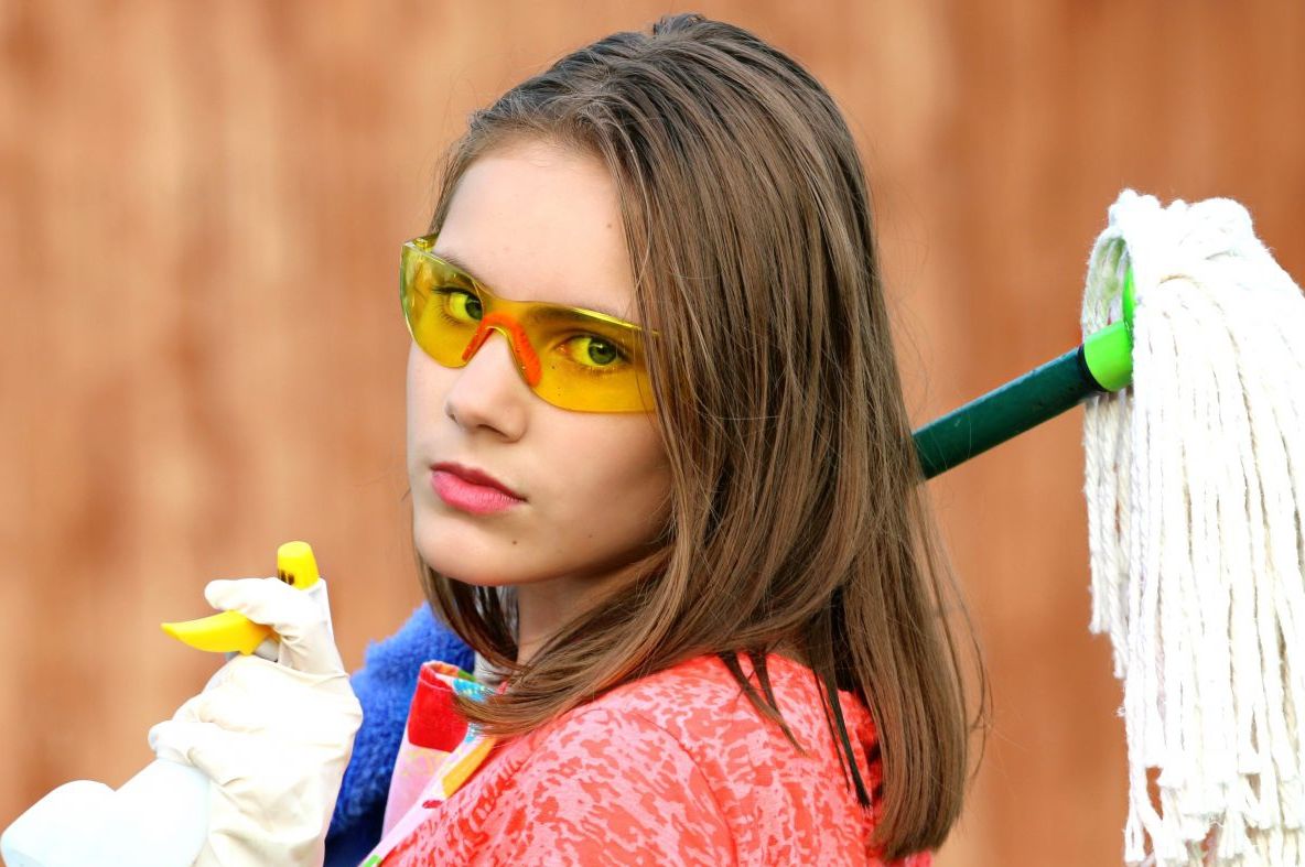 Cum să faci curăţenie la domiciliu. Trucuri rapide ca să ai curat fără bătăi de cap