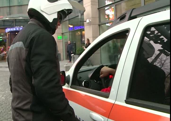 EXCLUSIV - Ambulanţa privată, taxi cu girofar pe bani grei