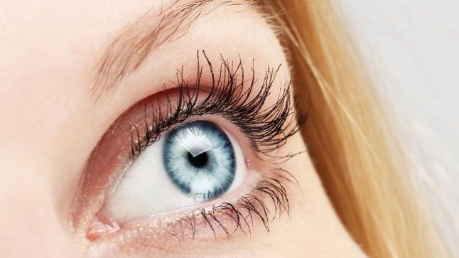 Ce-ți spune ochiul când se zbate? Uită-te la ceas şi află totul despre ce înseamnă asta