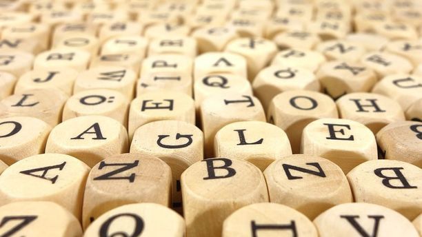 Cele trei litere din limba română pe care le folosim cel mai puţin. Au apărut în alfabet în 1982