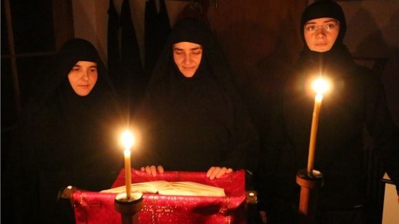 Cine sunt măicuțele care îl îngrijesc pe Regele Mihai