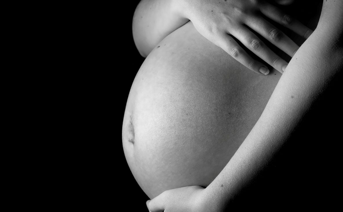 Coșmar la maternitate. Mărturia cutremurătoare a unei mame, după 32 de ore de travaliu