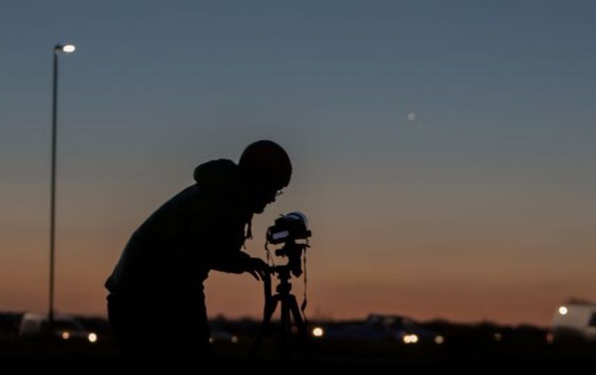 Fenomen uluitor pe cer. Doar cei care au fost matinali în această dimineață, l-au văzut