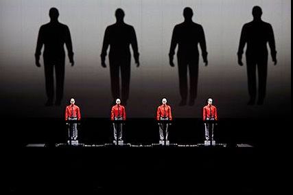 Legendara trupă Kraftwerk revine în România cu un spectacol 3D