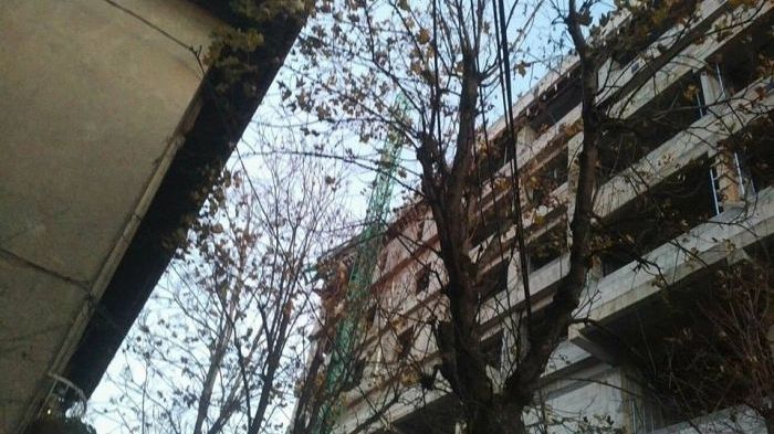 O macara a căzut peste un spital de copii
