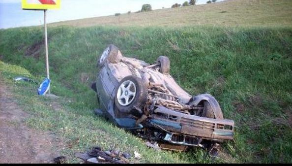 Minor grav rănit în urma unui accident rutier produs chiar de el 