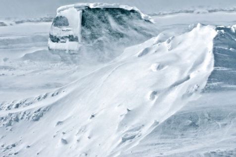 ALERTĂ METEO. Cod GALBEN de fenomene periculoase: vânt puternic şi zăpezi spulberate