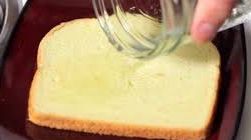 Pune câteva picături de oțet pe o felie de pâine și află rezultatele minunate!