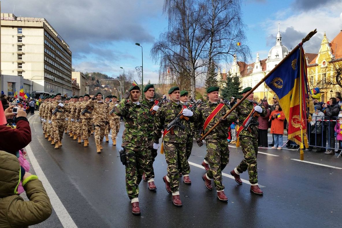 Patrioţi până la capăt. PSD aduce 30 de autocare cu demonstranţi, pentru parada de 1 Decembrie