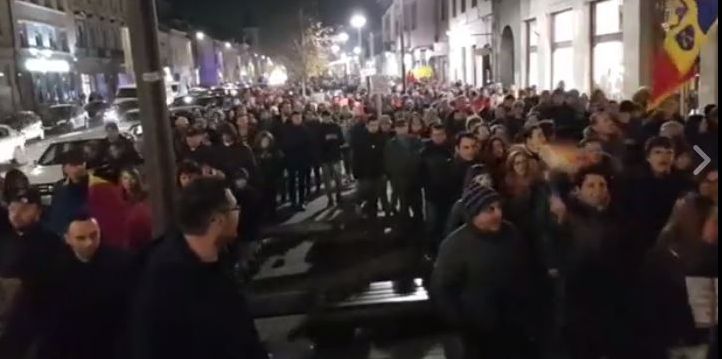 Proteste în București și în țară față de modificarea Codului Fiscal şi a legilor Justiţiei