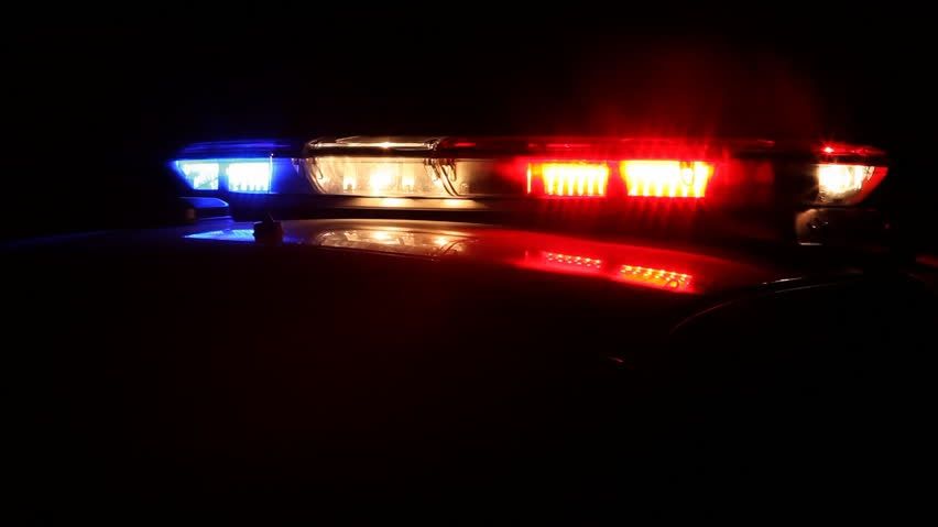 Poliţia a intrat de urgenţă în casa lor, dar agenţii au comis-o rău de tot. Au fost daţi în judecată