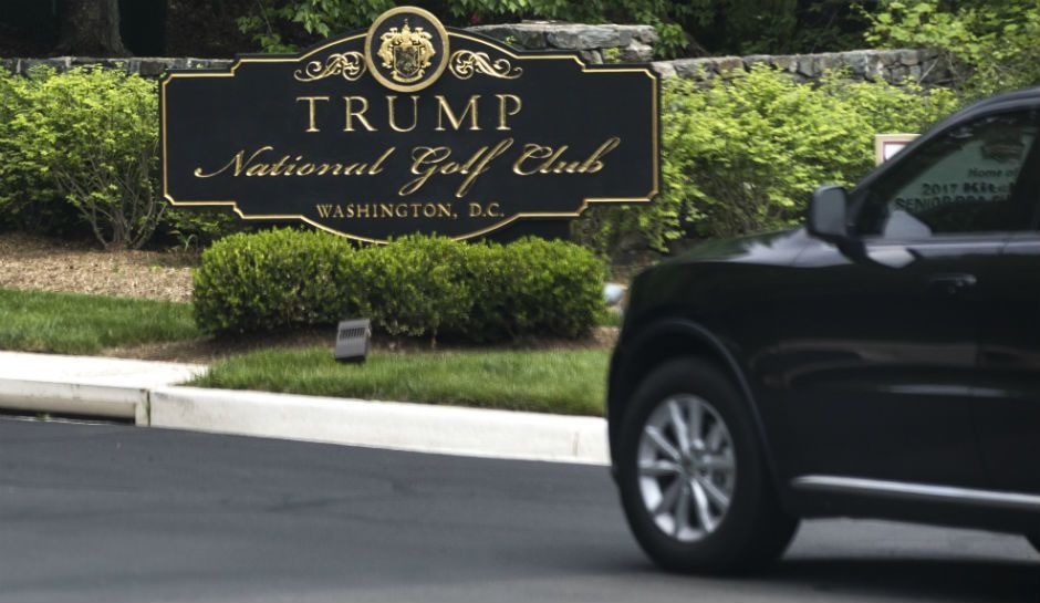 Femeia APLAUDATĂ de tot internetul pentru un gest a fost CONCEDIATĂ. Când l-a văzut pe Trump...